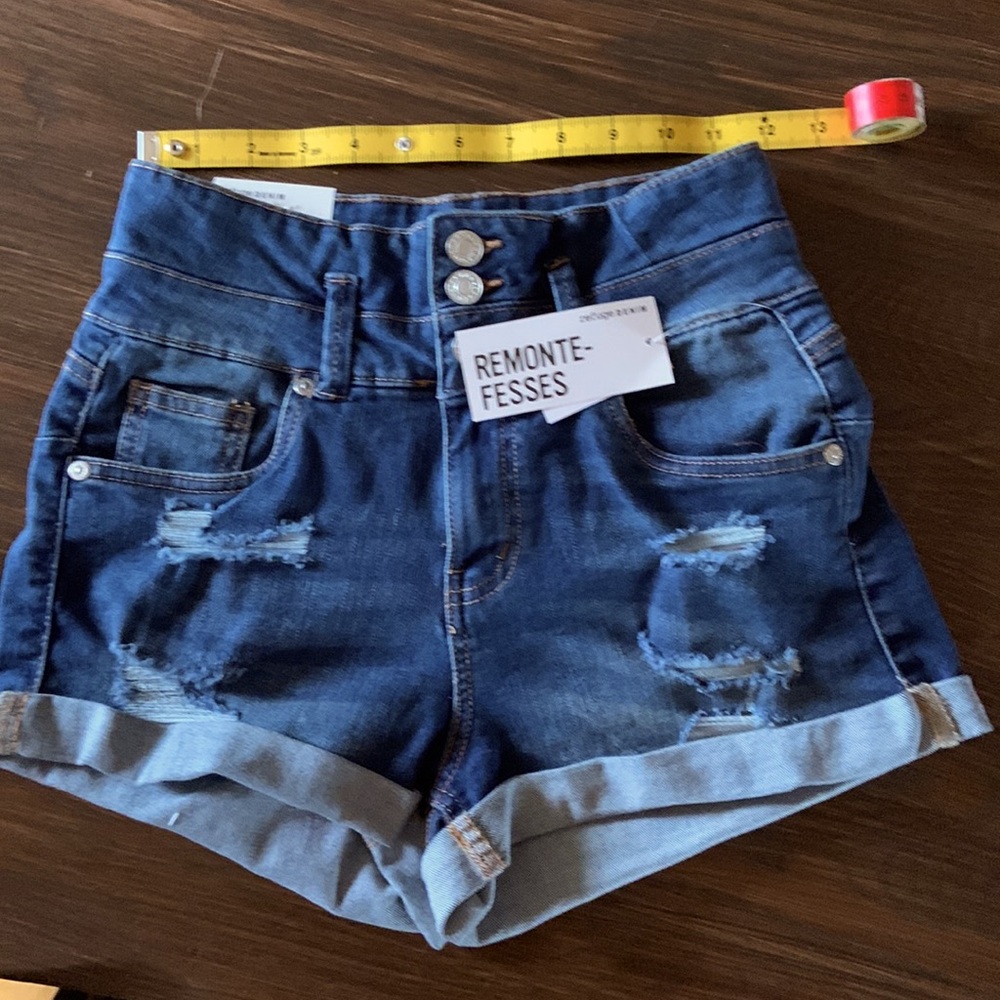 NWT size 3 push-up stretch short